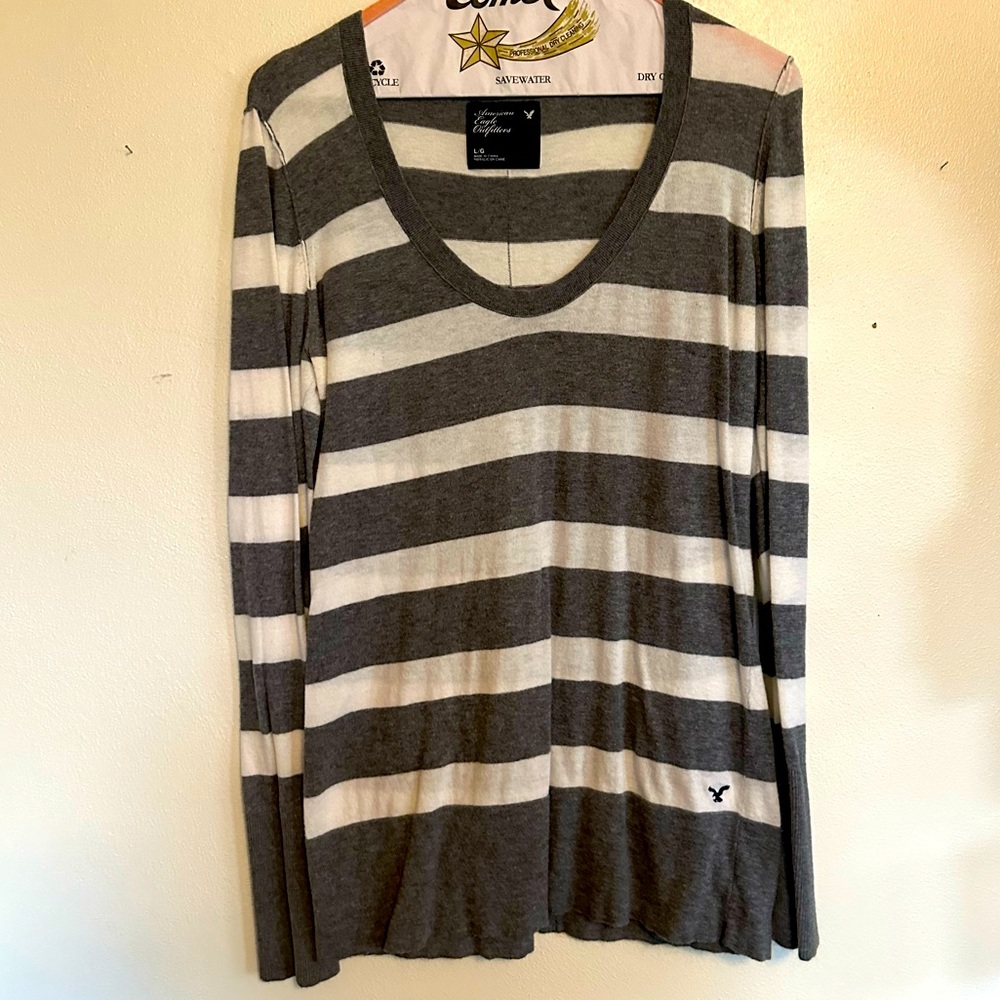 American Eagle Sweater! Juniors Large